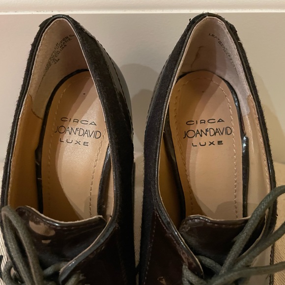 Women’s size 4, heel is 4 inches tall - Picture 2 of 7